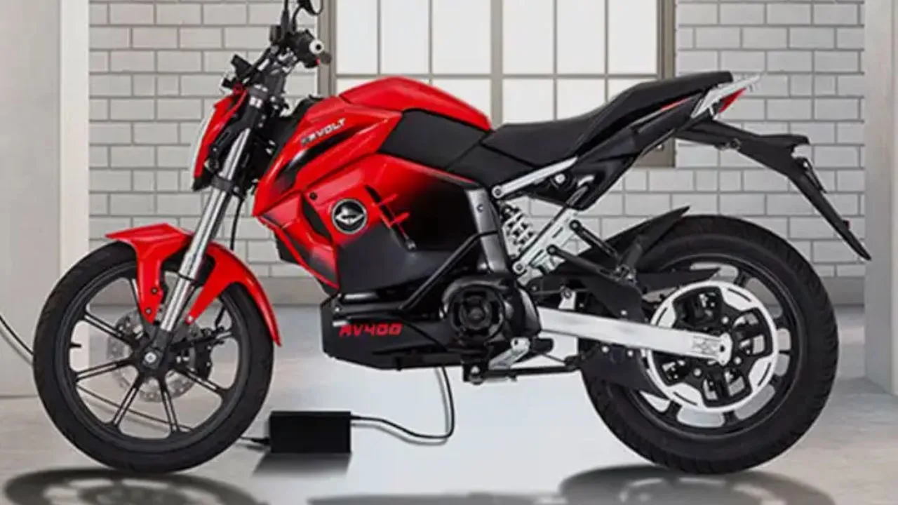 Revolt RV400 2026 Launched with 200KM Range, Swappable Battery Pack, AI Smart Features and Advanced Riding Modes